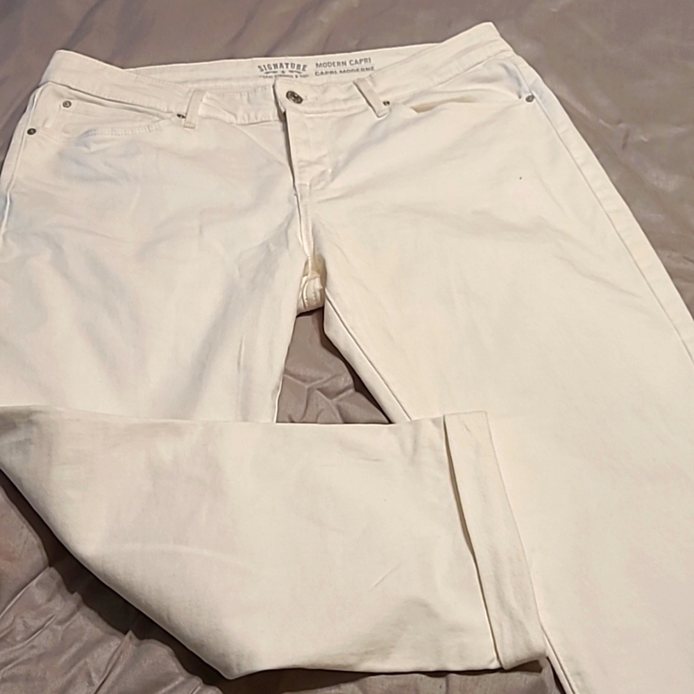 White Levi Capri Jeans